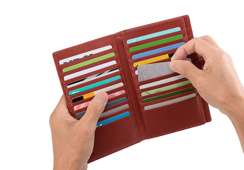 ビスポーク iroiro(イロイロ) オイルプルアップレザー 30枚カード収納財布