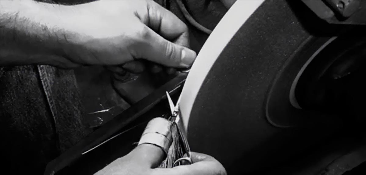 NIPPES ドイツ製 ネイルケアセット 1セット（爪切り、爪ヤスリ、LEDライト付きトゲ抜き各1個）