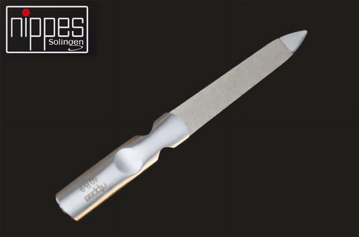 NIPPES ドイツ製 ネイルケアセット 1セット（爪切り、爪ヤスリ、LEDライト付きトゲ抜き各1個）