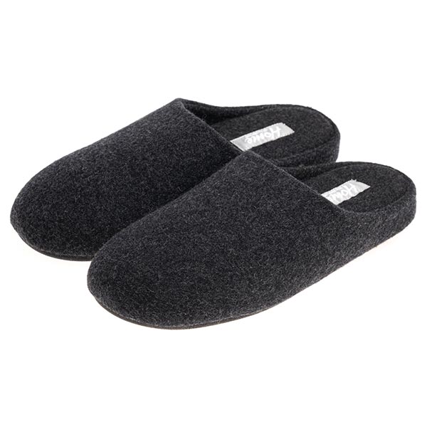 足裏にフィットして疲れにくく、床からの冷気を遮ってくれる優れもの