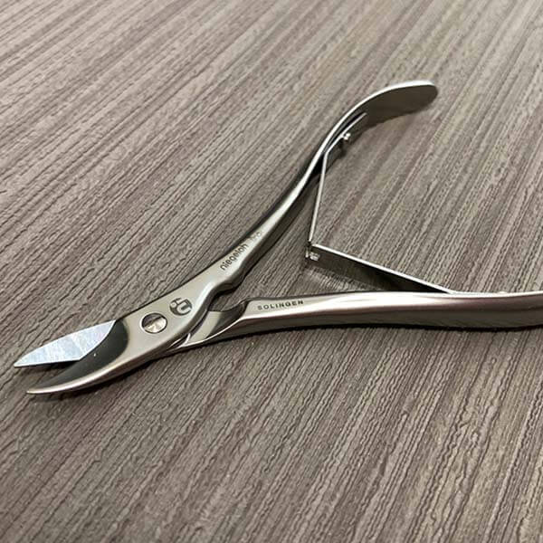 ドイツ製 軽い力で良く切れるニッパー型爪切りばさみ