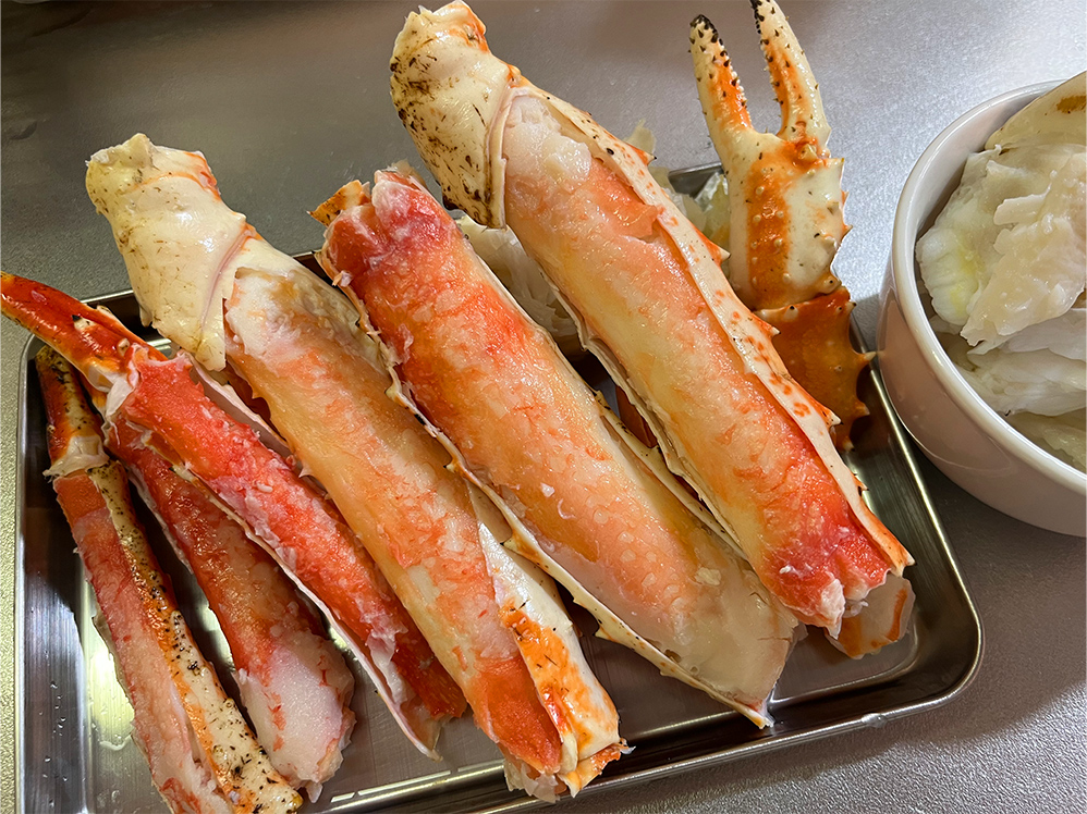 カニの王様「たらばガニ」殻付きだけど簡単に食べられて大満足!