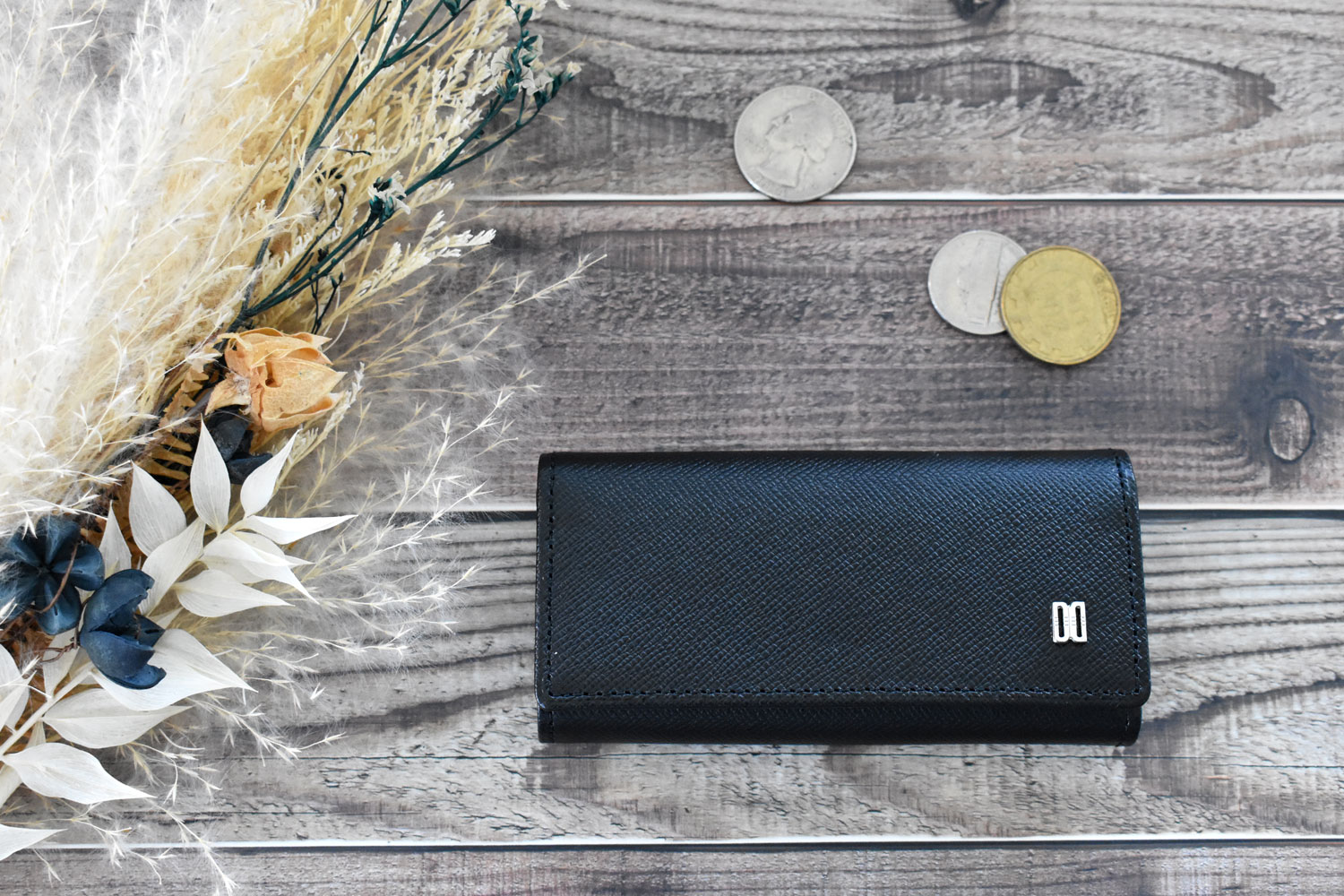 英国王室御用達ブランド「DAKS(ダックス)」に新作「Luster(ラスター)」シリーズの財布各種が登場