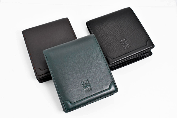 英国王室御用達ブランド「DAKS(ダックス)」に新作「Luster(ラスター)」シリーズの財布各種が登場